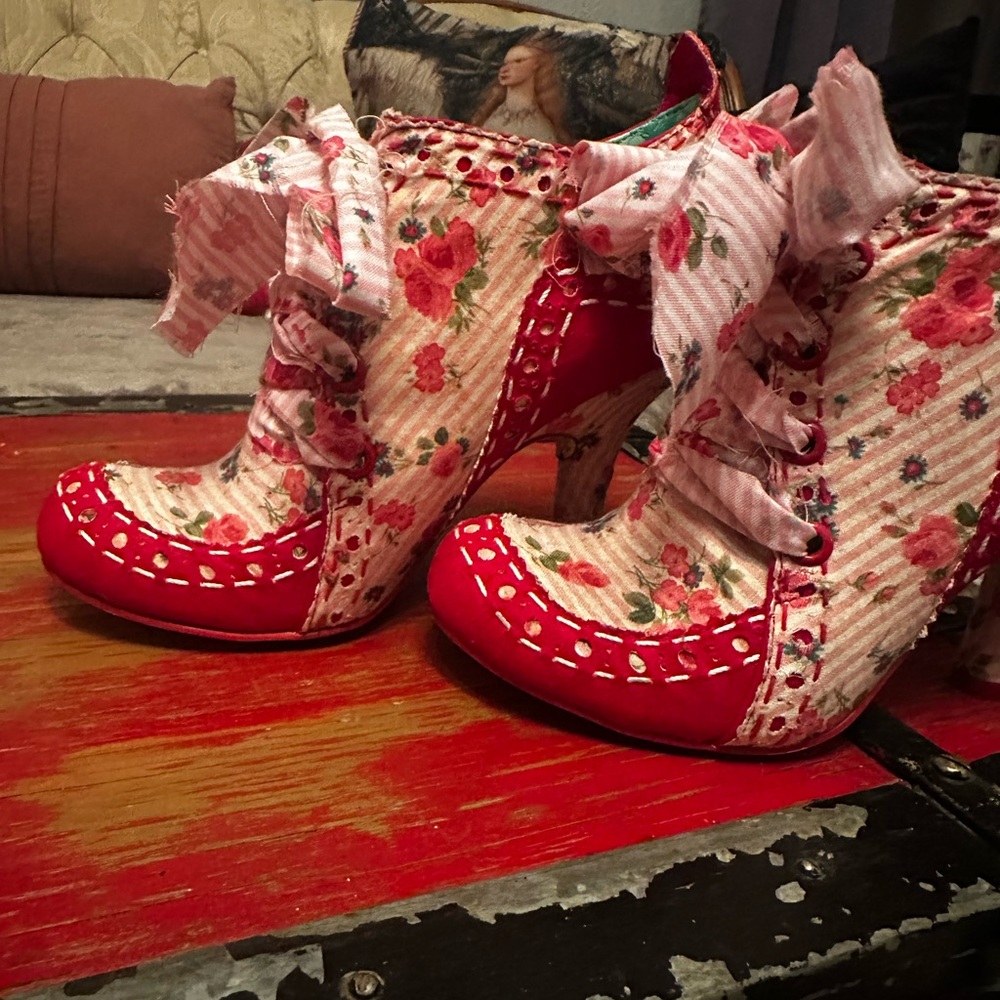 Irregular Choice Red Floral Heels with Bow - Picture 6 of 13
